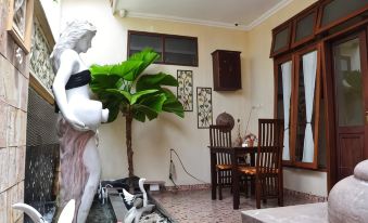 Roemah Canting Homestay