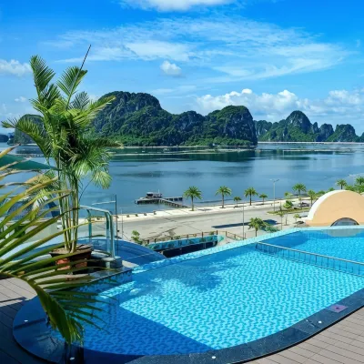 Green Dragon Boutique Hotel Các khách sạn gần Bãi tắm Lương Ngọc TP.Cẩm Phả