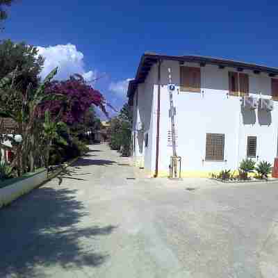 Villaggio Camping la Scogliera Hotel Exterior