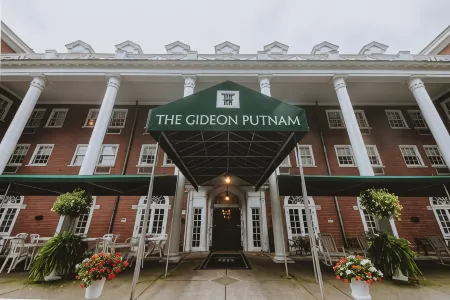 Gideon Putnam Hotel