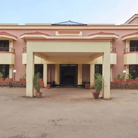 The Dhanhills - a Valley View Hotel in Panchgani