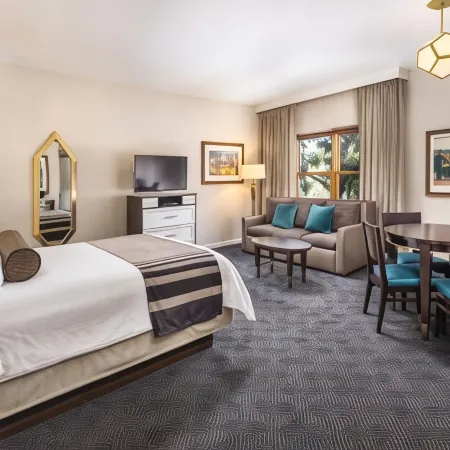 WorldMark San Diego - Balboa Park Отели рядом с достопримечательностью «Музей Железнодорожных Моделей»