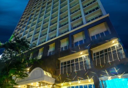 더 트리뷰트 호텔