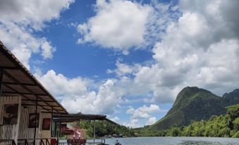 River Hill Side Resort