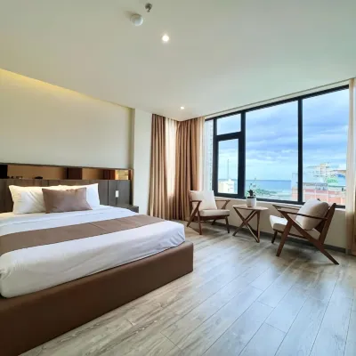 Hai Long Hotel Отели рядом с достопримечательностью «Храм Кита»