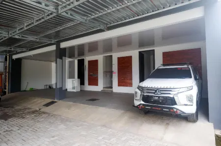 River House Mitra RedDoorz Отели в г. Gunung Pati