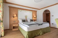 Hotel Cristallo Hotels in Dobbiaco