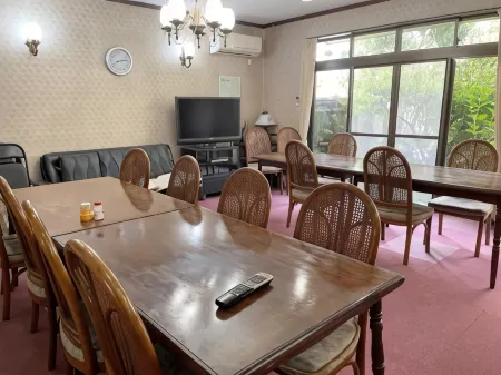 Business Ryokan Wakakusa Отели в г. Цу