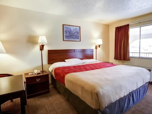 Econo Lodge San Marcos University Area - parking