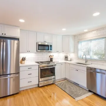 Remodeled 3 bedroom home in Monona. Close to Downtown!