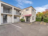 Dannemora Motor Inn Hotels near Howick