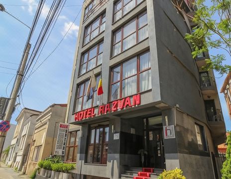 호텔 라즈반 외관 또는 로비