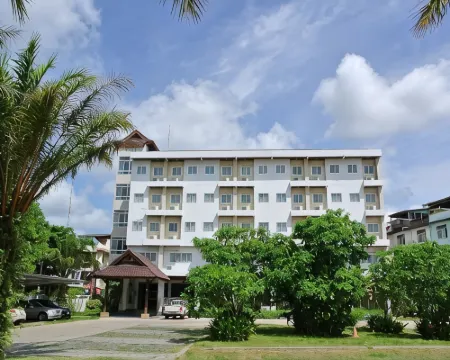 โรงแรมนานาบุรี โรงแรมในชุมพร