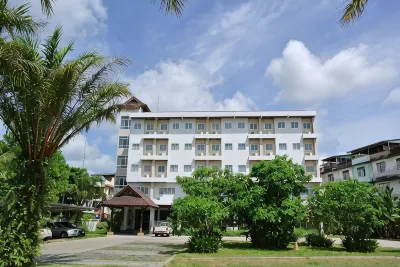 Nana Buri Hotel Hotel dekat Wat Sam Kaeo