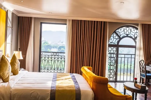 Michi's Hotel Lao Cai - breakfast