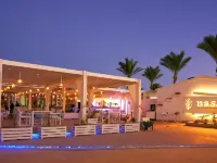 日出花園海灘度假村 鄰近Jungle Aqua Park的酒店