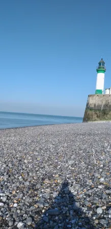 Maison à la Campagne Avec Cour Clôturé et Espace Extérieur Отели в г. Э
