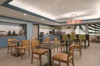 克林頓港麗怡飯店