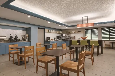 Country Inn & Suites by Radisson, Port Clinton, Oh