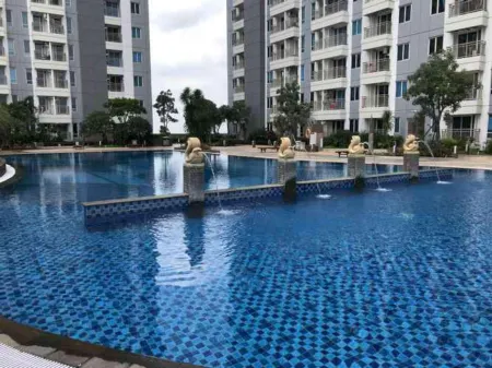 Comfy 2Br Apartment at Pakuwon Mall with Wifi