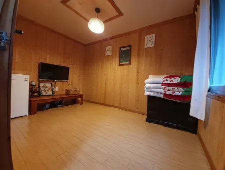 Hanok Moryeon Отели рядом с достопримечательностью «Jeonju Stadium»