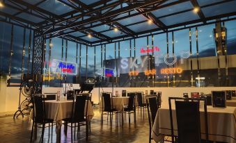 Hotel Harmony in & Karaoke