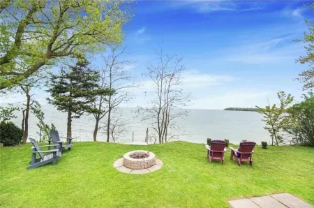 Lakefront w/Incredible Sunsets/3 Br/Pets Welcome/All Season/Near Rock Point PP Отели в г. Халдиманд Каунти