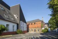 Best Western Flers Centre Gare - Parkplatz