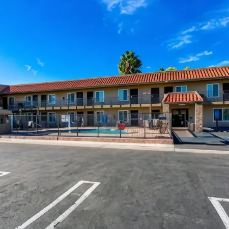 Econo Lodge Inn & Suites Escondido Downtown