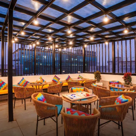 Gostops Gurugram, Baani Square Plus - Private Rooms & Dorms