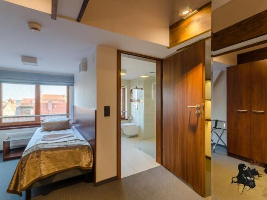 Celestin Residence