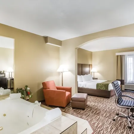 Comfort Suites