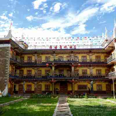 Danbading Shengjing Hotel (Jiaju Zangzhai No.5 Observation Deck) Hotel Exterior
