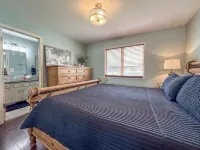 Spacious/Clean 4 Bedroom 2 Bathroom Home away from Home. - 4성급