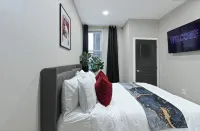 Parkside Gem: Luxe & Roomy by Historic Druid Hill l WIFI l Entire Unit - Condos