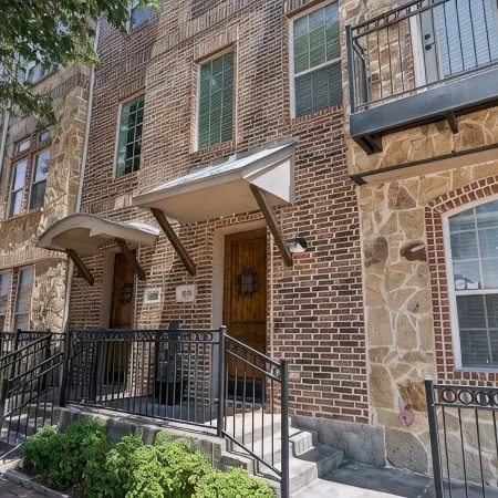 Luxury Townhome walking distance to Legacy West