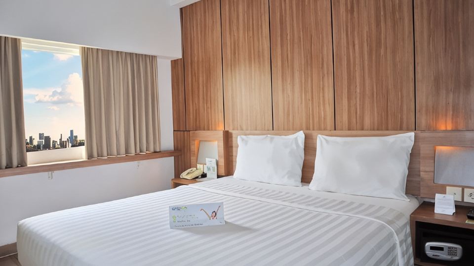 Whiz Hotel Cikini Jakarta