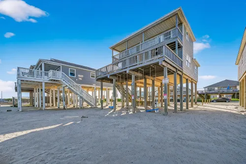 Jetty Sunrise. Pets Welcome. Pedestrian Beach on SAND! New! By Park! Restaurants - 4-Star