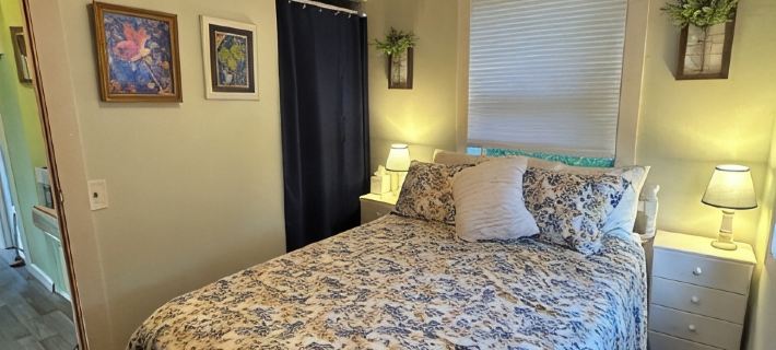 Charming 1-bedroom cottage in welcoming Cranberry Lake/Finger Lakes region Hotels in Steuben County