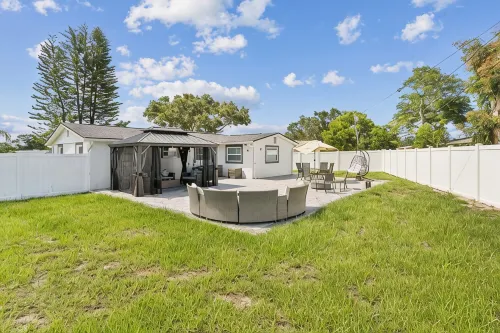 3-bedroom/2Bathroom House with Parking, High Speed WiFi and Large Outdoor Patio - 4つ星