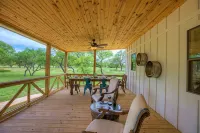 Luxurious Cottage on 3-Acre's in Fred Wine Country