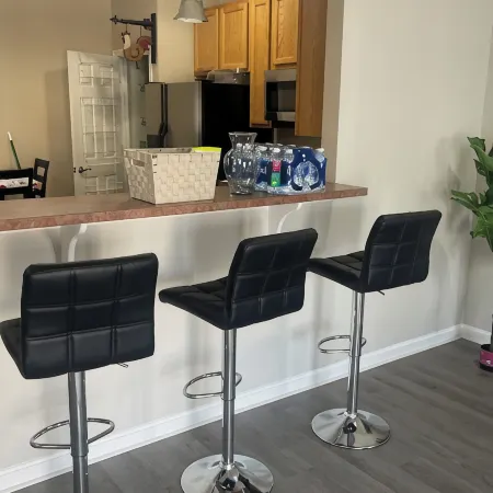 3-bedroom townhome in tranquil Delmar with WiFi, AC. Relax and unwind