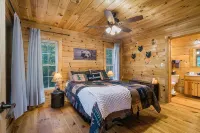 Creekside Cabin Retreat - Hot Tub, Treehouse, Fire Pit, Near Lost River WV