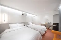 โรงแรม หมายเลข25 กูมี โรงแรมใน