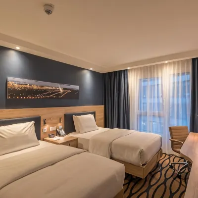 Hampton by Hilton Frankfurt Airport Отели рядом с достопримечательностью «Офисный комплекс Squaire»