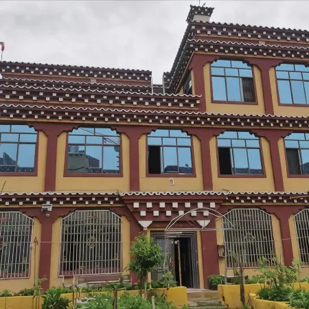 Batang Xiangjuge Hot Spring Homestay