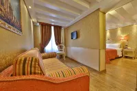 Hotel Olimpia Venice, BW Signature Collection - parking