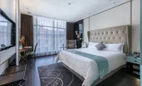 Youke Movie Homestay (Xinxiang High-Speed Railway East Station) - balcony