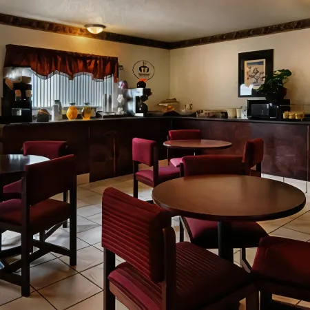 Super 8 by Wyndham Jonesboro