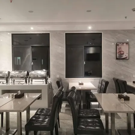 Starway Hotel (Ji'an People's Square Bailuzhou Academy Store)